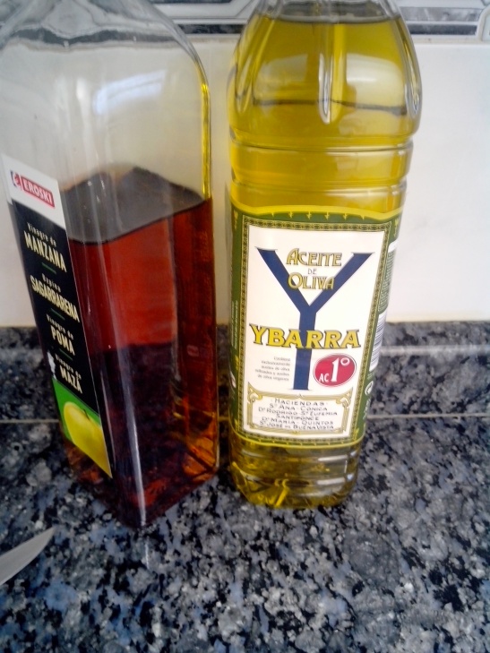 Aceite de oliva y vinagre, gazpacho